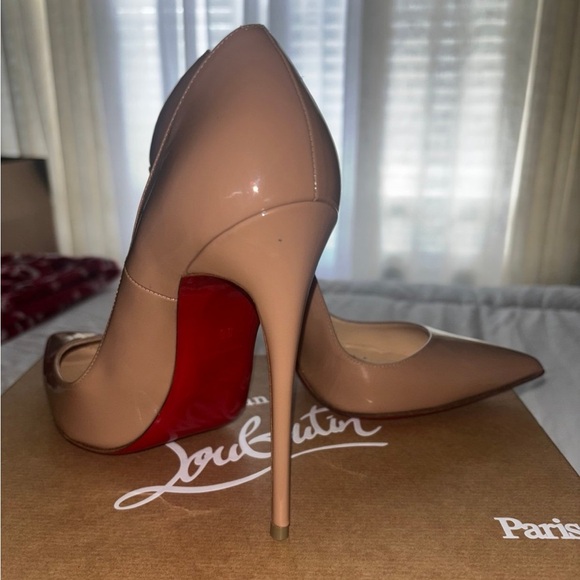 Christian Louboutin So Kate Pumps - Picture 3 of 12
